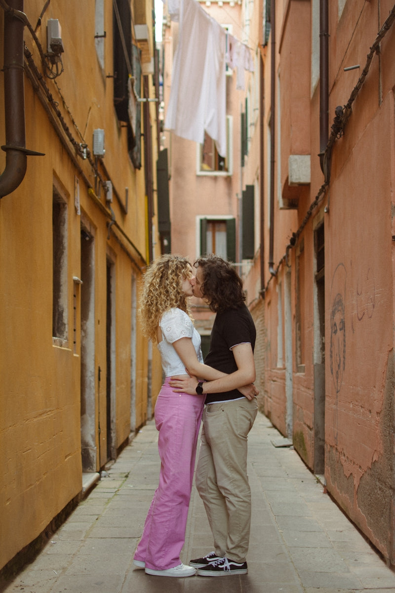 Explorando el vínculo entre vitalidad masculina y bienestar femenino en parejas LGBTQ+
