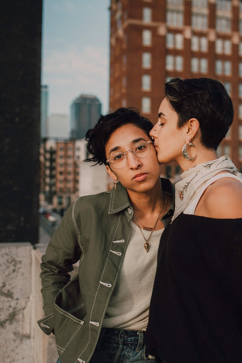 Bienestar dentro de la pareja: consejos de salud íntima para gays y lesbianas