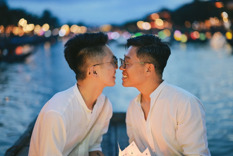 La Guía Histórica de la Salud Íntima LGBTQ+: Una Evolución a Través del Tiempo