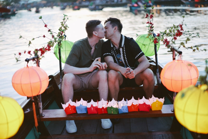 La Comparativa Definitiva: Potenciadores Naturales para el Bienestar del Hombre y la Mujer en la Comunidad LGBTQ+